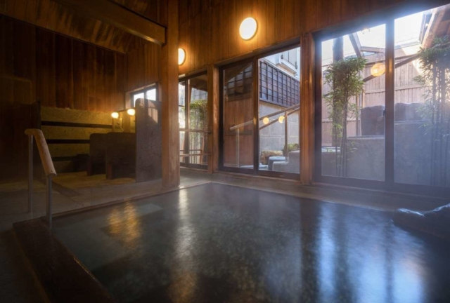 参加無料のアクティビティーや大浴場も