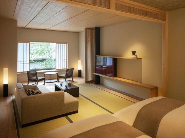 伝統工芸を巧みあしらった清楚な客室群