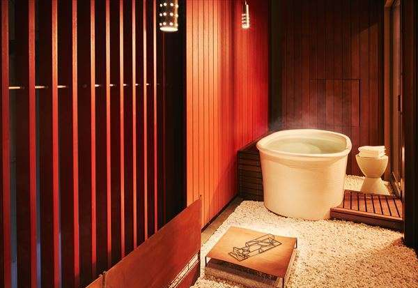 加賀友禅や九谷焼を客室のエッセンスに