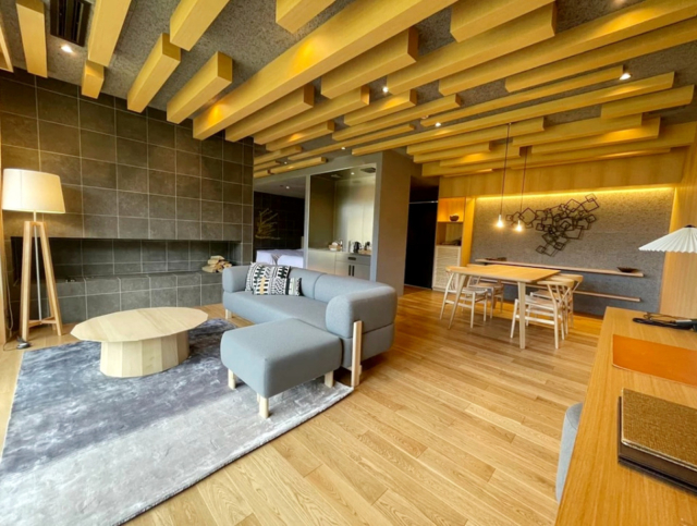 部屋食でのもてなしを重視した客室設計