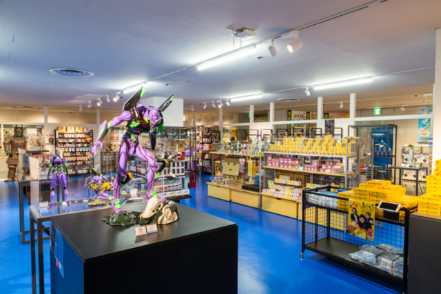 人気みやげをチェック♪ショップで海洋堂のオリジナルグッズをおみやげに帰って帰ろう!