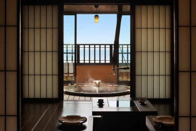 相模湾を望む露天風呂付きの離れ客室