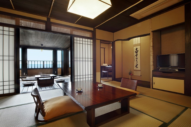 相模湾を望む露天風呂付きの離れ客室