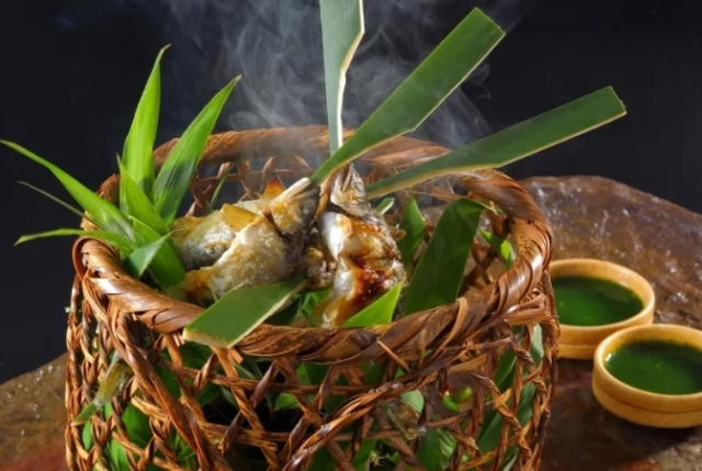 伊豆の美味をうち山スタイルの懐石料理で