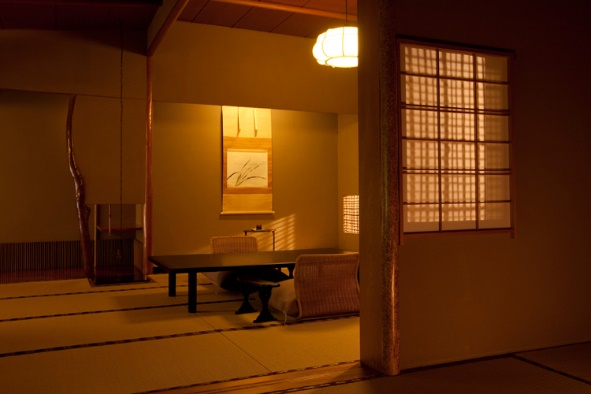 陰翳礼賛の哲学が美しい客室群