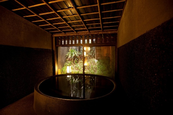 陰翳礼賛の哲学が美しい客室群