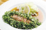 たっぷりねぎをのせてさっぱり味わう「牛たん料理 雅」