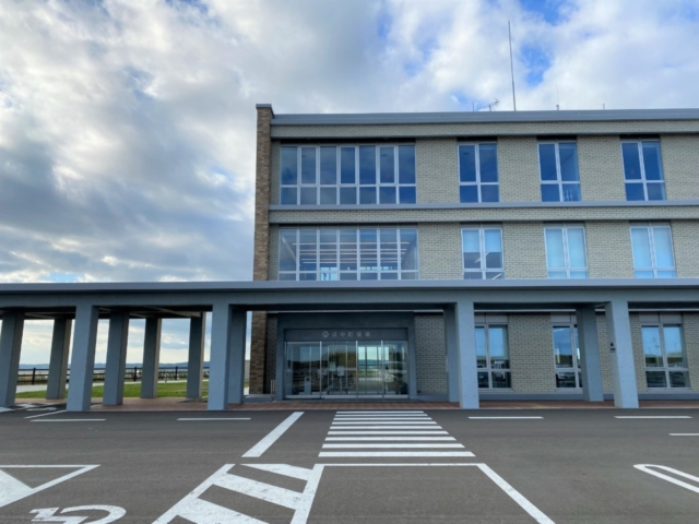 浜中町役場もチェック!毎週牛乳が入荷する最新絶景スポット!