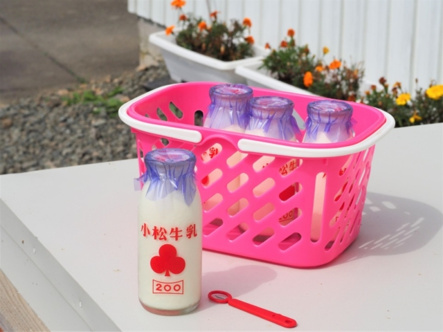浜中で飲めるクローバー印の牛乳瓶にキュン!「小松牛乳」