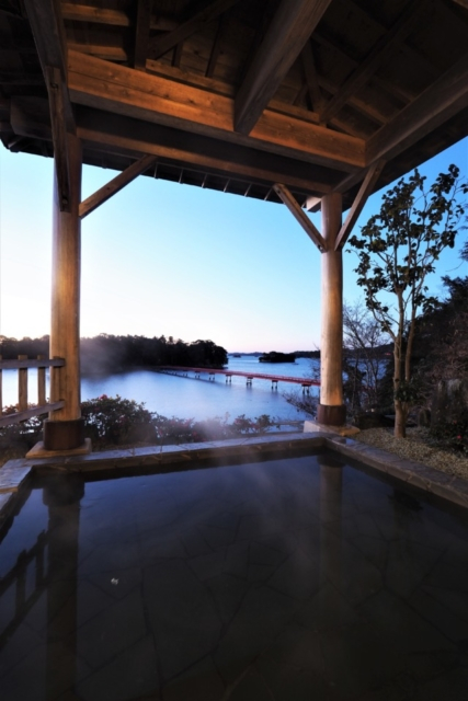 【宮城・松島×宿】月と朝日と海を愛でる天然温泉の宿「ホテル 絶景の館」