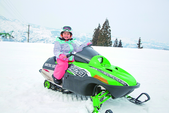 ファミリーに最適なビッグリゾートまで最寄りICから、たった1kmでアクセス!舞子スノーリゾート