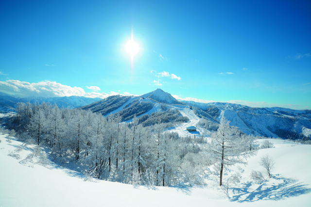 ファミリーに最適なビッグリゾートまで最寄りICから、たった1kmでアクセス!舞子スノーリゾート