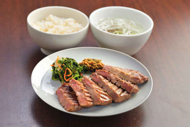 肉汁たっぷりの極厚牛たん「伊達の牛たん本舗 牛たん通り店」