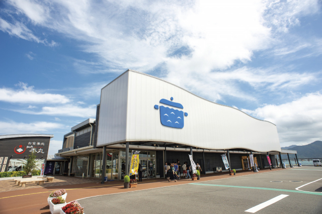 仙崎 道の駅センザキッチンのベーカリー、みやげ、グルメをチェック!