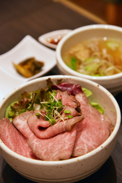 仙台牛を味わう「肉のいとう JR仙台駅1階店」