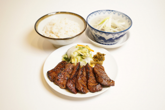 仙台味噌で食べる牛たん「牛たん焼助 仙台駅牛たん通り店」
