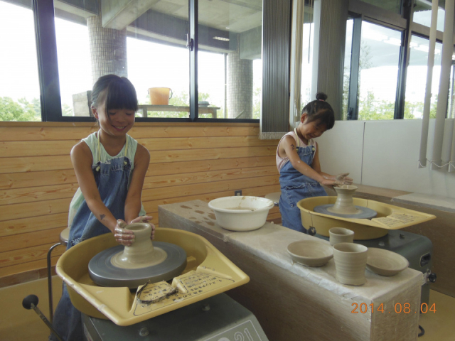 岐阜の道の駅15選⑬ 焼きものの里で陶芸体験!「道の駅 土岐美濃焼街道どんぶり会館」