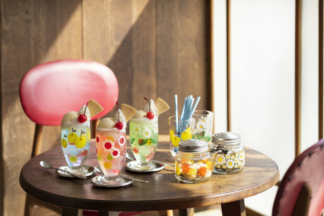 昭和レトロにときめく!懐かしく新しい「アデリアレトロ」のプリントグラス