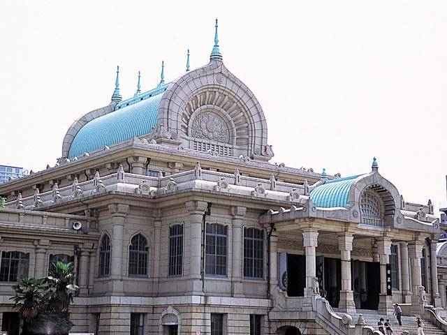 シルクロードのパワーを感じるスポット?!築地本願寺【東京都中央区】