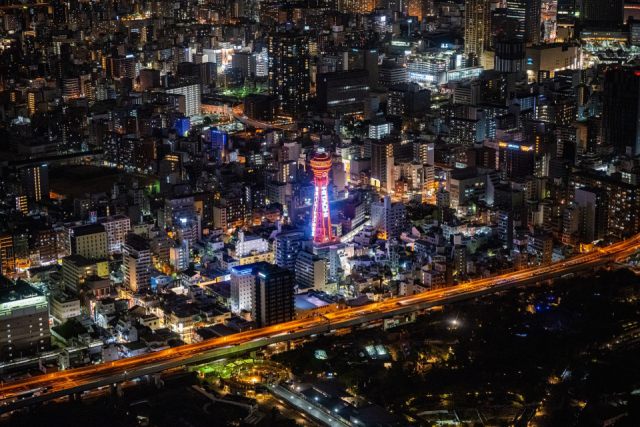 【天王寺でデート】地上300mの美しい夜景にドキドキ「ハルカス300」