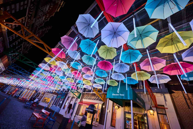 ハウステンボスの夜を彩る 光の王国シーズナルライト