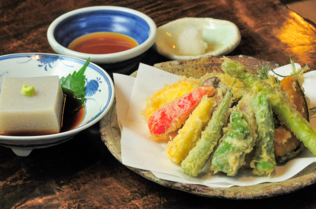 【長野市】信州そばがおいしいそば屋1 開店前から行列ができる人気店「うずら家」