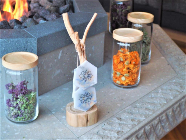 魅力2:アイヌ文化に伝わる自然観や魔除けについて楽しく学ぶ「ご当地楽(ごとうちがく)」