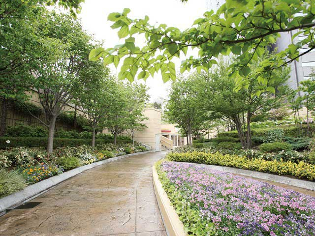 【難波でデート】美しい草花があふれるガーデンでお散歩デート「パークスガーデン」