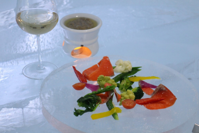 魅力1:冬限定の幻想的な氷の街・アイスヴィレッジ