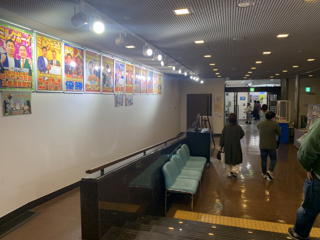 【難波でデート】カップルで“推し”を見つけて通いたい!「よしもと漫才劇場」