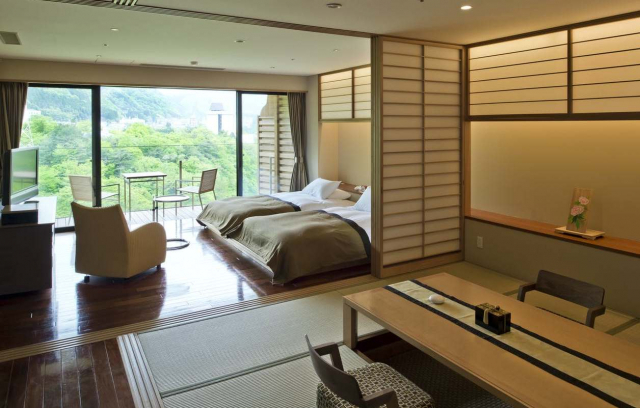 鬼怒川渓谷の四季を掌にするリバービュー客室