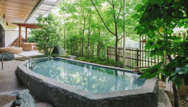 元禄時代から湧き続ける神領地の名湯