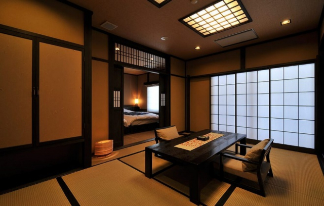 客室はすべてがダイニングルームと半露天風呂付き