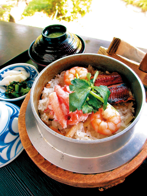 【奈良公園のランチスポット】志津香 公園店(東大寺南大門から徒歩7分)