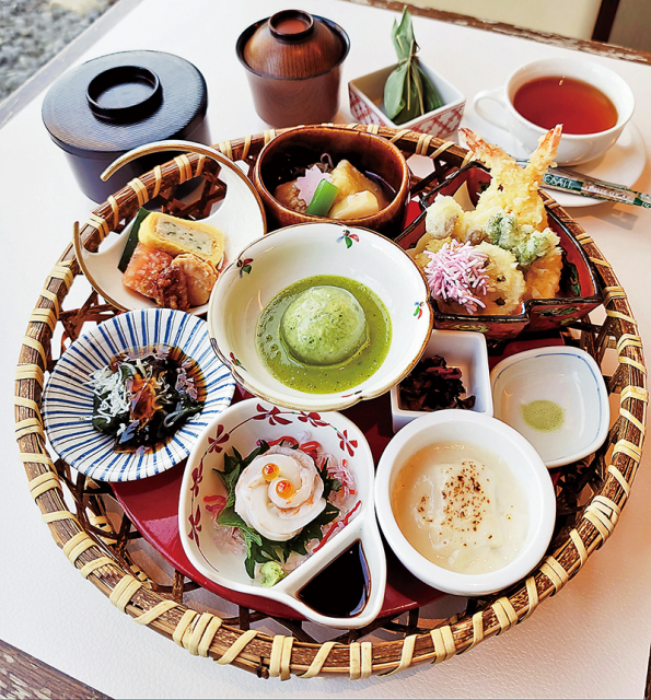 【奈良公園のランチスポット】吉野本葛 黒川本家(夢風ひろば内)