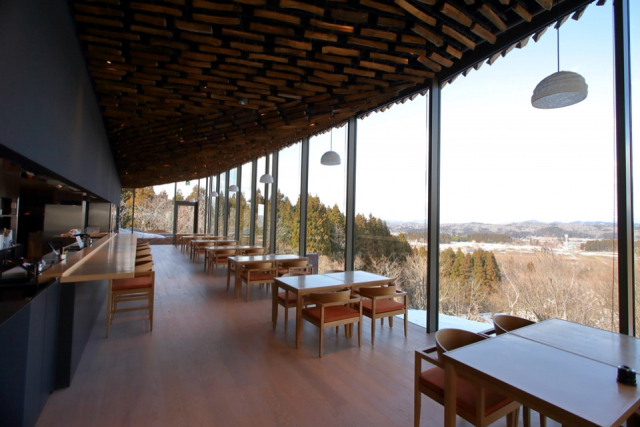 「Snow Peak FIELD SUITE SPA HEADQUARTERS」の魅力③:Restaurant 雪峰(レストラン)