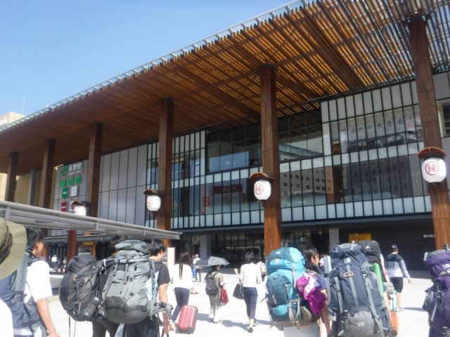 マイカーか?バス・電車か?登山に向いているのはどっちだ!? 誰もが頷く!?登山あるある