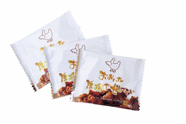 〈大分のおみやげ15選〉大分名物の唐揚げがせんべいに!「おおいた唐揚げせんべい」