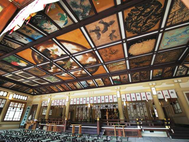 三宮周辺の由緒ある有名神社④:湊川神社(みなとがわじんじゃ)