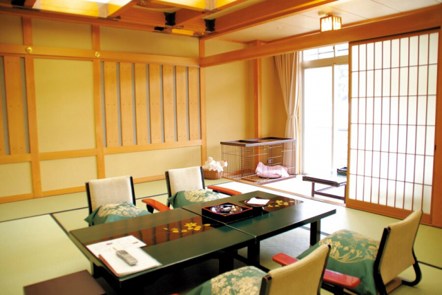 【ペットと泊まれる関西・西日本の温泉宿15選】朝野家(兵庫県・湯村温泉)