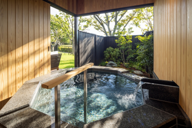 【ペットと泊まれる関西・西日本の温泉宿15選】蒼の湖邸 BIWAFRONT HIKONE(滋賀県・びわ湖 松原温泉)