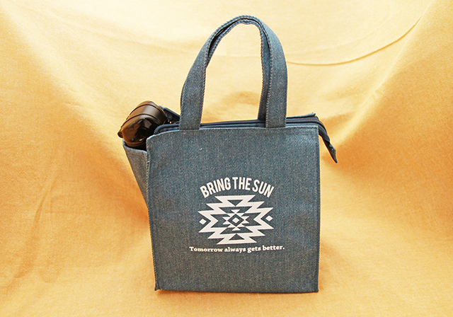 【ダイソーの保冷バッグ】マチ広トートバッグ(デニム)