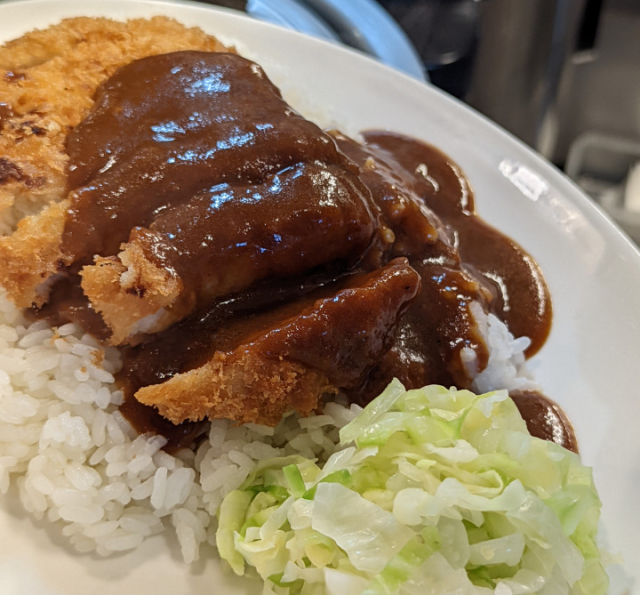 【加古川かつめし・おすすめ②】こだわりの3色タレが人気の専門店「かつめし いろはーず」