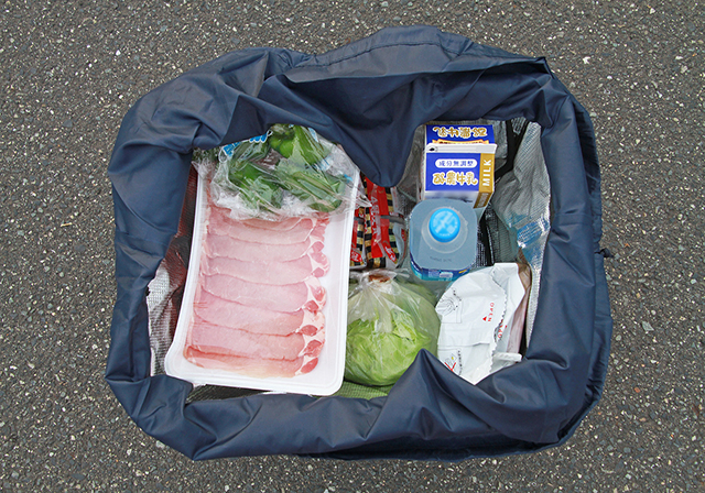 【ダイソーの保冷バッグ】折りたたみショッピングバッグ(買い物カゴ用)