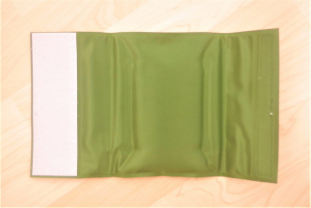 【ダイソーの保冷剤】保冷剤(500mlボトル用、カーキ)