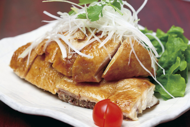 若鶏の姿焼きはぜひ味わいたい一品「劉家荘」