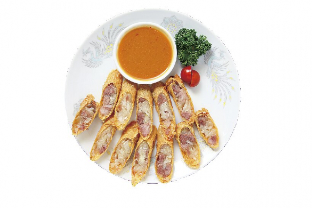 若鶏の姿焼きはぜひ味わいたい一品「劉家荘」