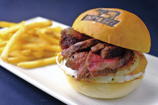 神戸牛を手軽に味わえる話題のテイクアウトショップ「ハコイリ神戸牛」