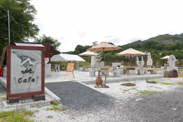 SNSで話題の石切山脈も必見!