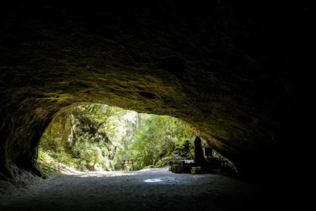 数千年をかけてできた国の天然記念物「溝ノ口洞穴」は必見！